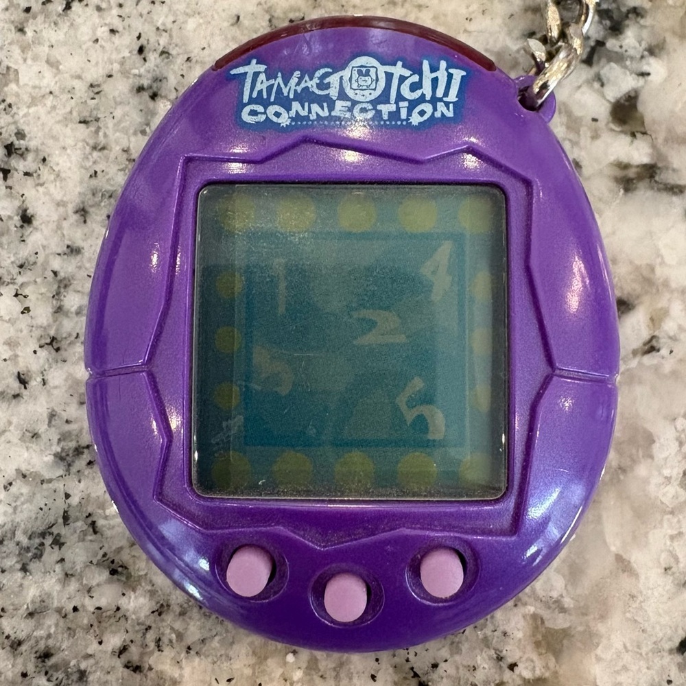 Tamagotchi Connection v1 - Solid Purple
